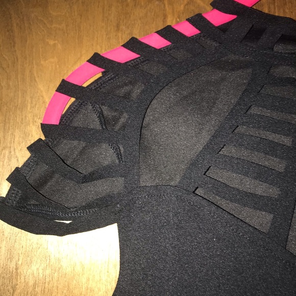 ❗️LAST CHANCE❗️NWOT CAGED TOP - Picture 8 of 8